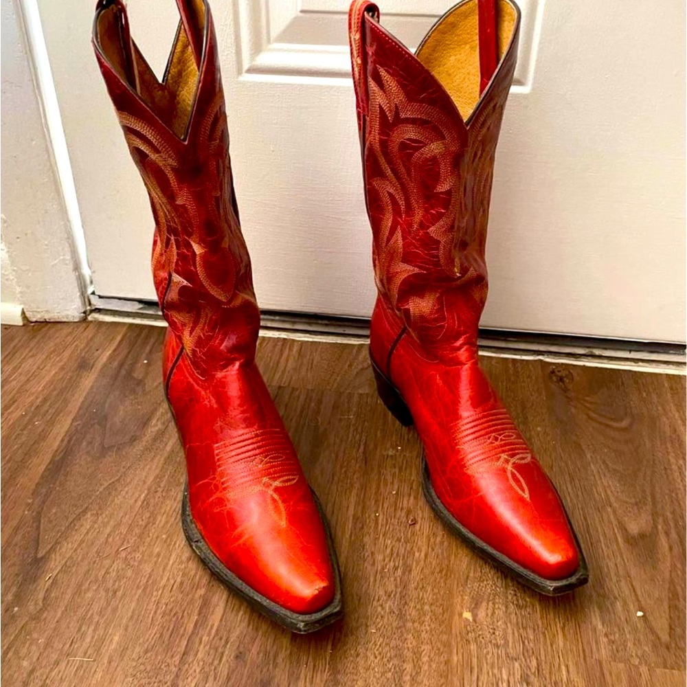 Barely worn Shyanne western boots
